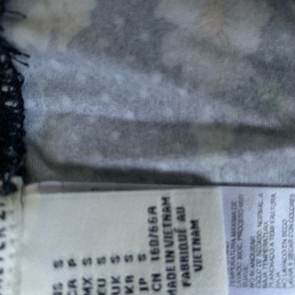 Forever 21 Daisy and Cream Leggings - Picture 5 of 10